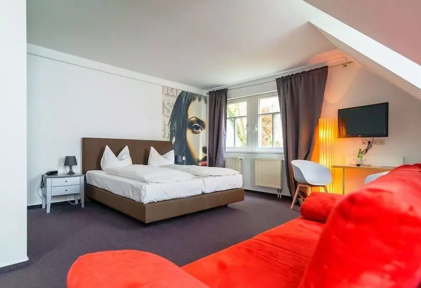 Landhotel Schloss Sörgenloch