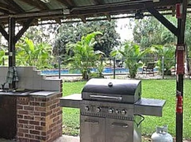 Motelli Nimbin Rocks Retreat