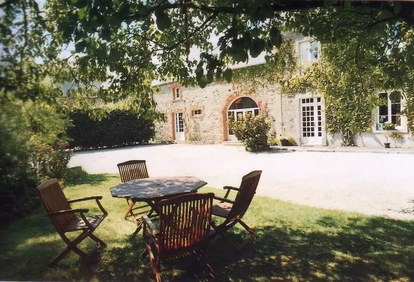 Majatalo Domaine Du Haul