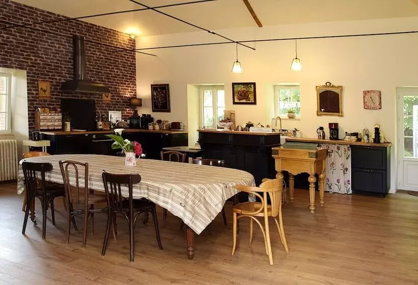 Majatalo La Maison Du Pinier