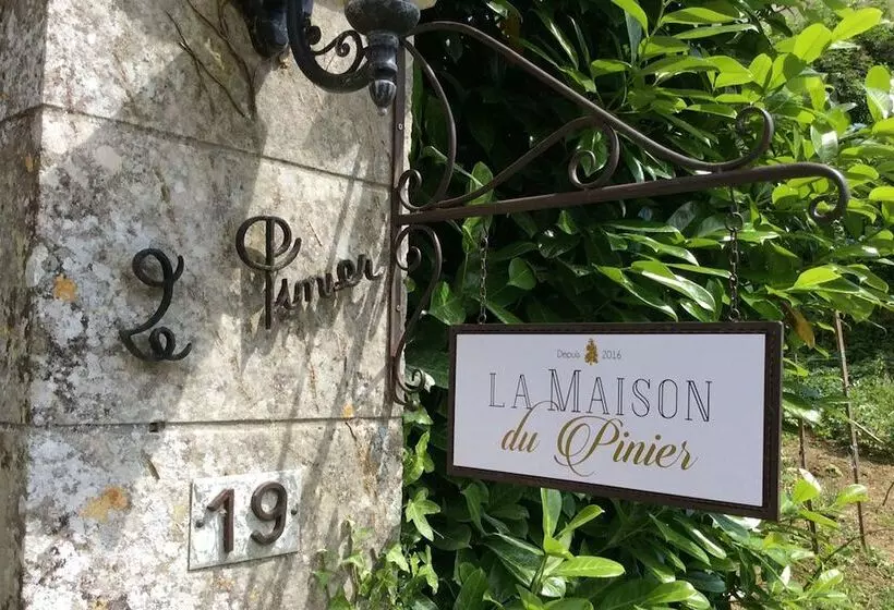 Majatalo La Maison Du Pinier