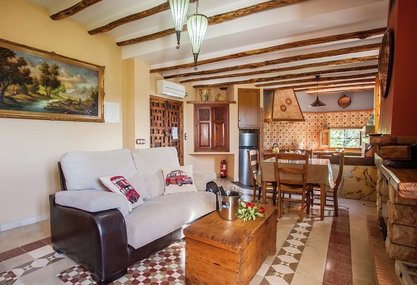 Comfortable Mansion In Rute With Jacuzzi