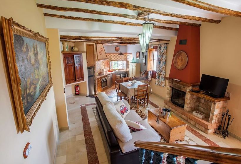 Comfortable Mansion In Rute With Jacuzzi