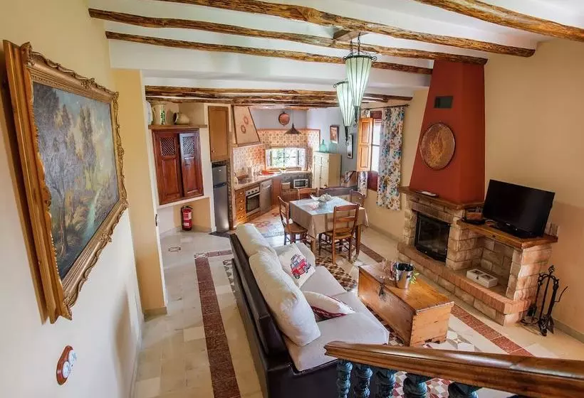 Comfortable Mansion In Rute With Jacuzzi