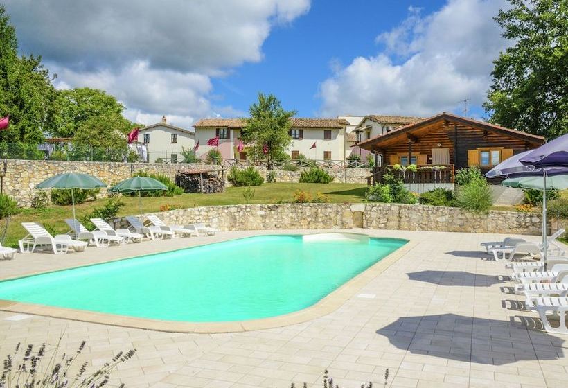 Cozy Cottage In Pupaggi With Swimming Pool