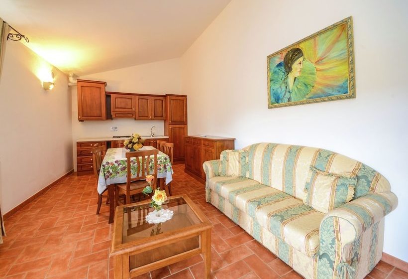 Cozy Cottage In Pupaggi With Swimming Pool