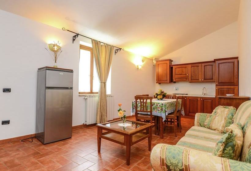 Cozy Cottage In Pupaggi With Swimming Pool