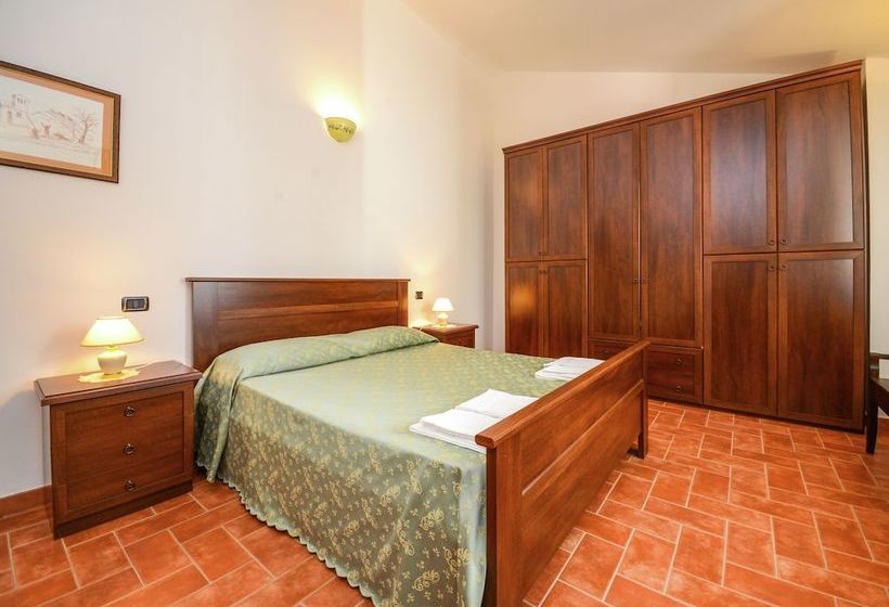 Cozy Cottage In Pupaggi With Swimming Pool