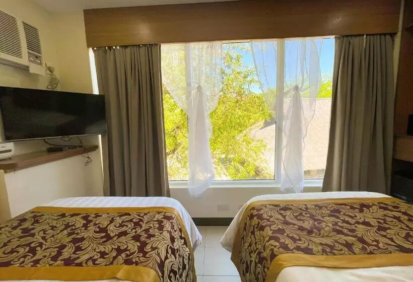 Casa Marco Suites Puerto Galera Powered By Cocotel