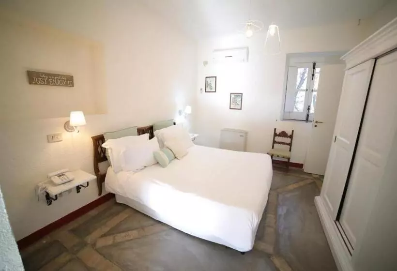 Castello Di Serragiumenta