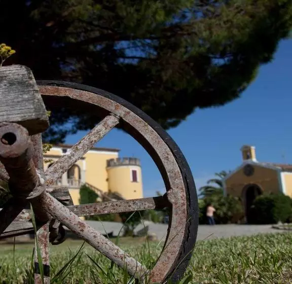 Castello Di Serragiumenta