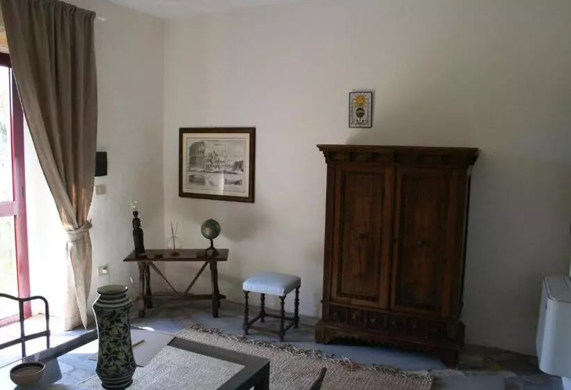 Castello Di Serragiumenta