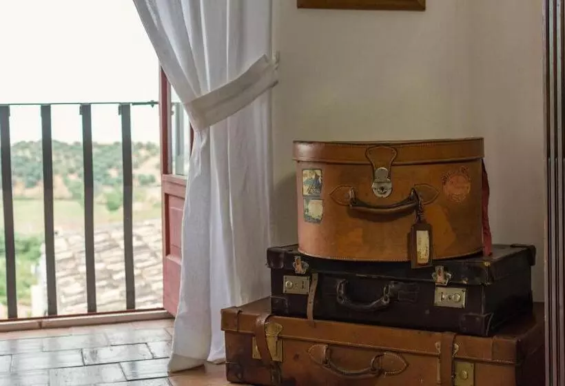 Castello Di Serragiumenta