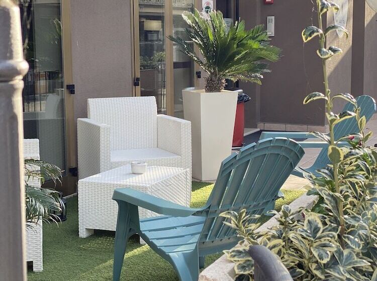 مسافرخانه Noah