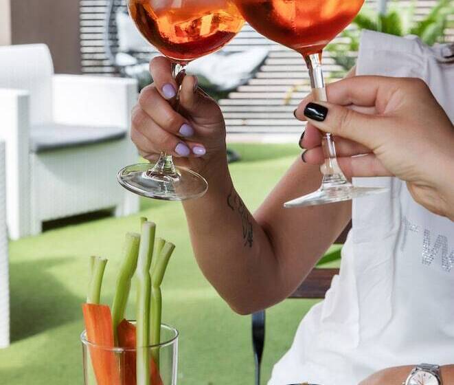 مسافرخانه Noah