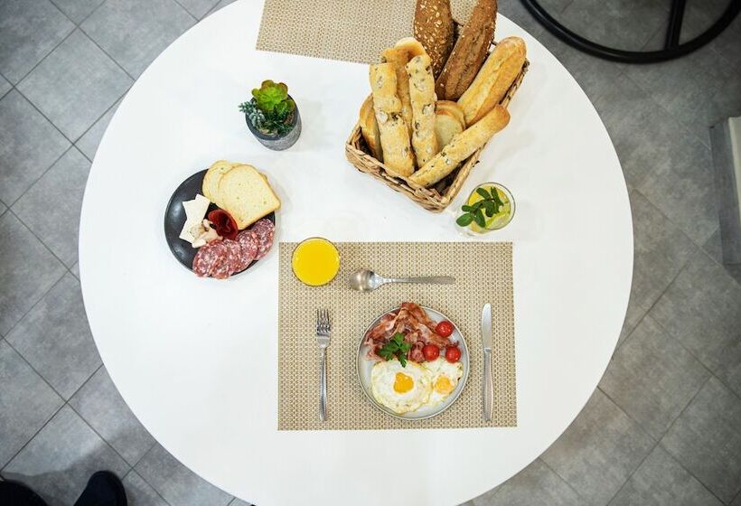 مسافرخانه Noah