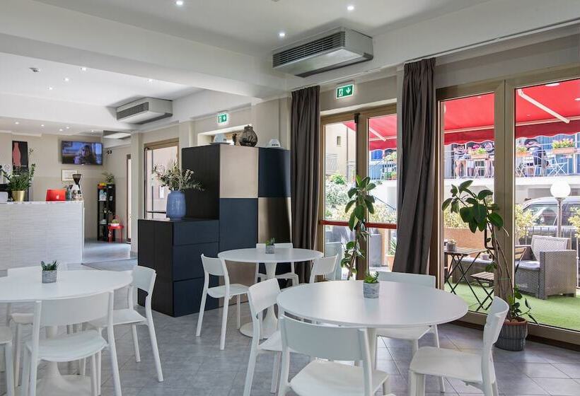 مسافرخانه Noah