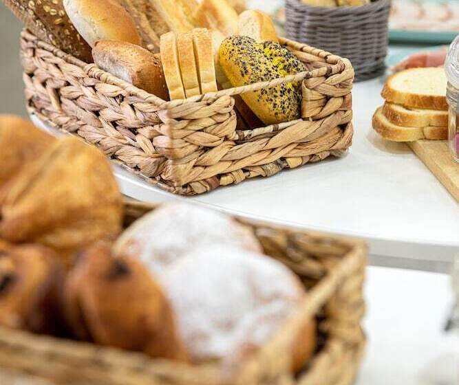 مسافرخانه Noah