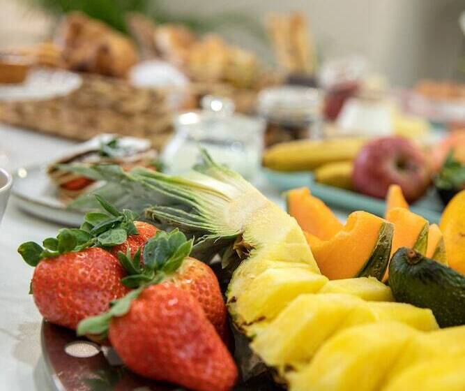 مسافرخانه Noah