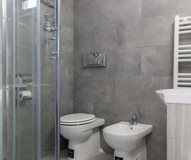 مسافرخانه Noah