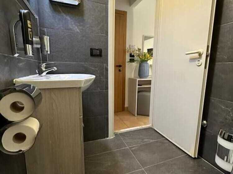 مسافرخانه Noah