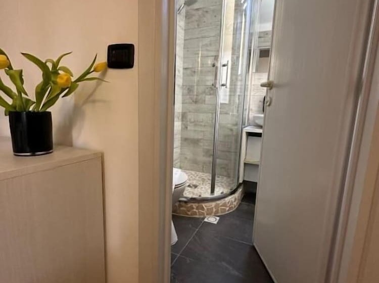 مسافرخانه Noah