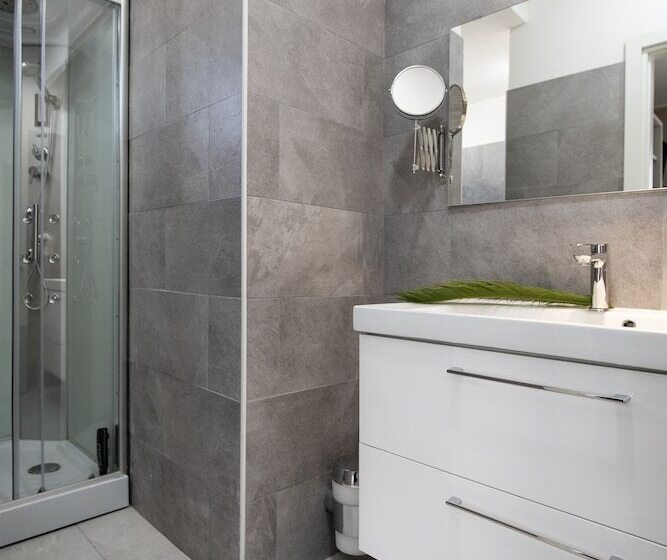 مسافرخانه Noah