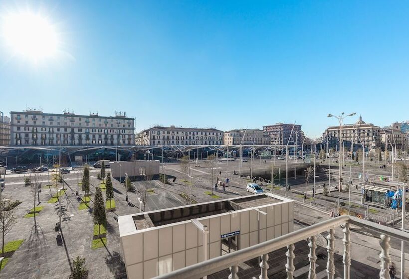 هتل Bella Napoli Suites