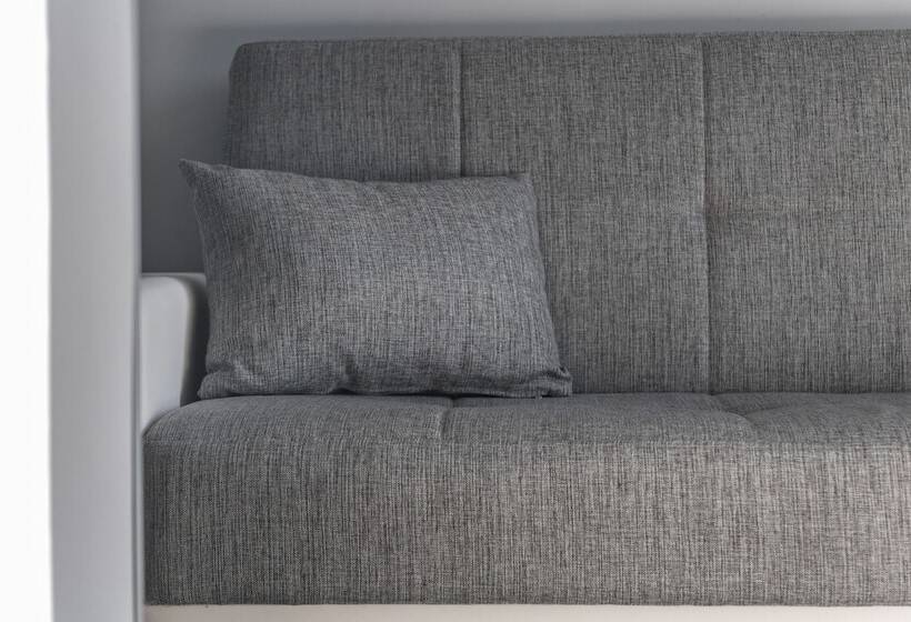 هتل Bella Napoli Suites