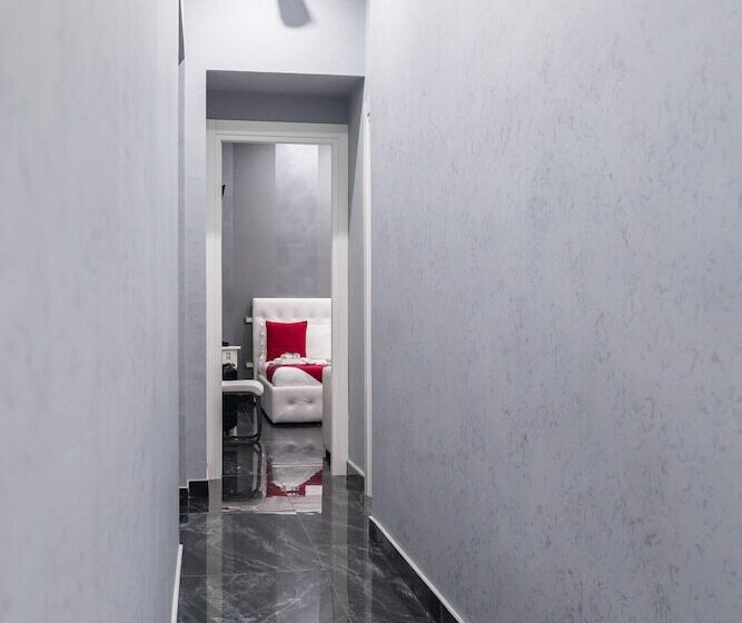 هتل Bella Napoli Suites