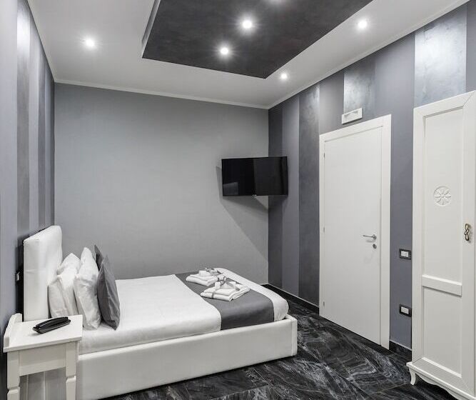 هتل Bella Napoli Suites