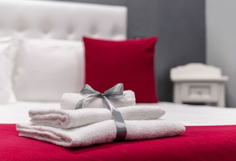 هتل Bella Napoli Suites