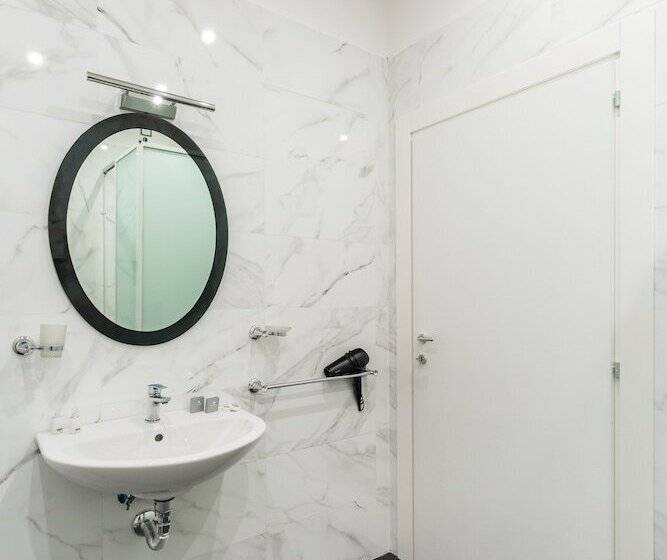 هتل Bella Napoli Suites