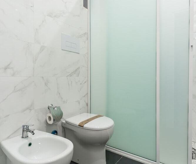 هتل Bella Napoli Suites