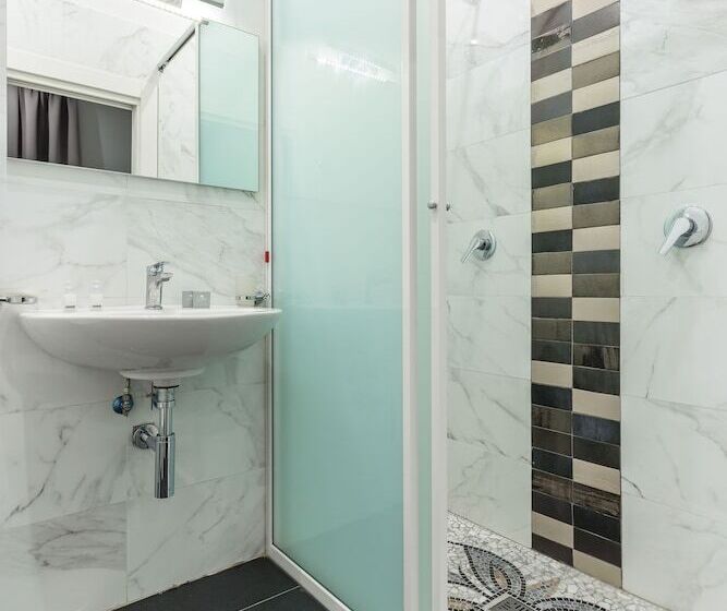 هتل Bella Napoli Suites