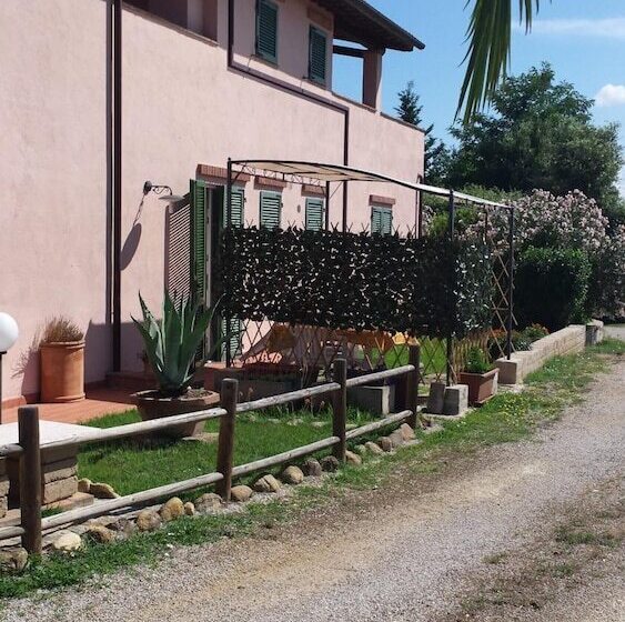 בית מלון כפרי Agriturismo La Quercia