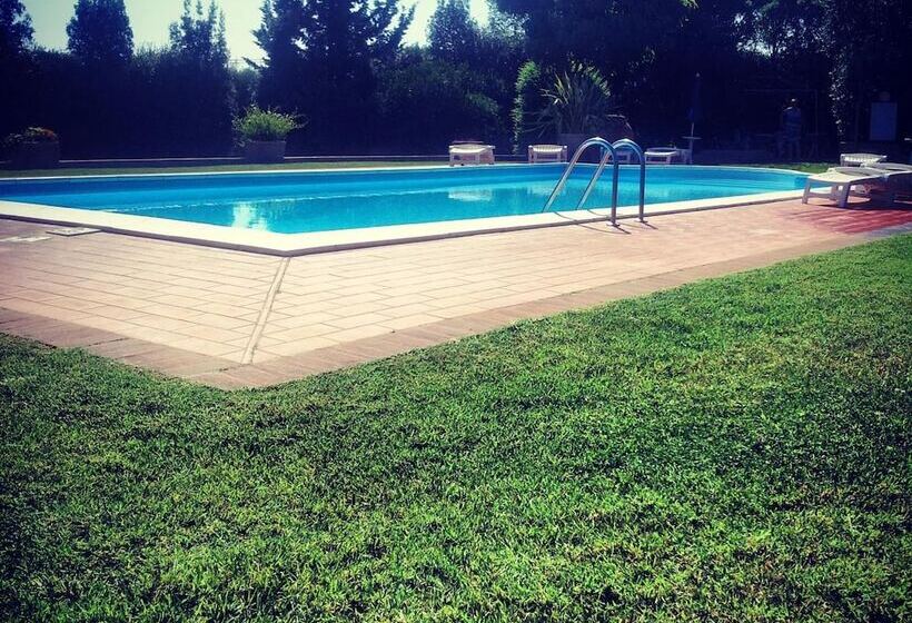 בית מלון כפרי Agriturismo La Quercia