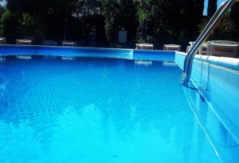 בית מלון כפרי Agriturismo La Quercia