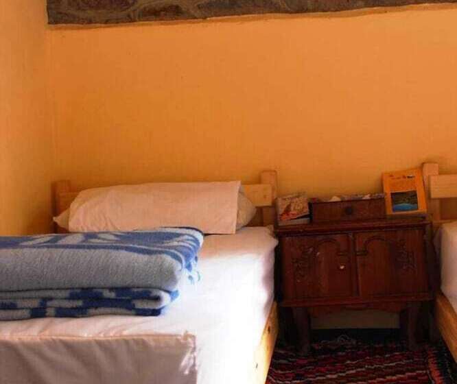 پانسیون Gîte Taghia Climbing   Hostel