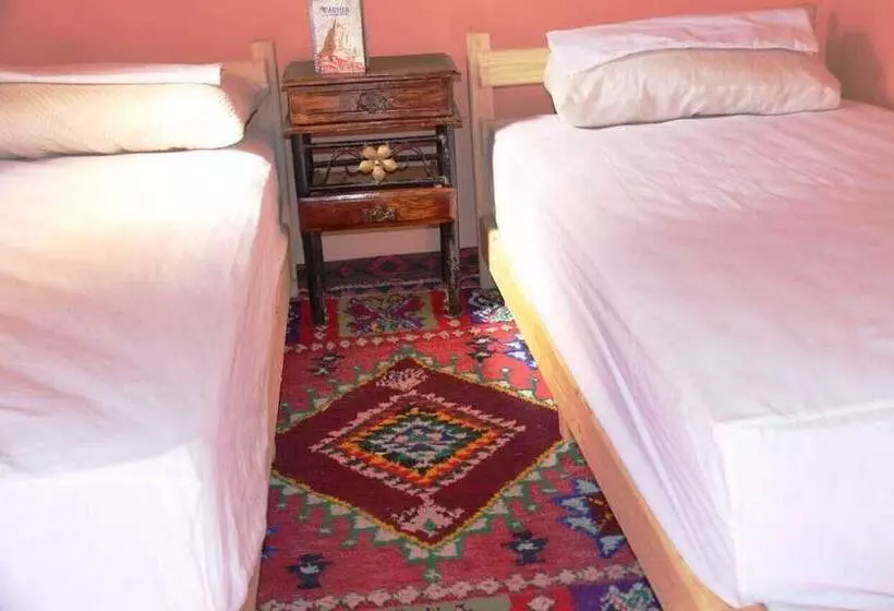پانسیون Gîte Taghia Climbing   Hostel