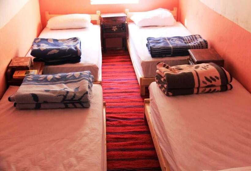 پانسیون Gîte Taghia Climbing   Hostel
