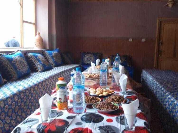 پانسیون Gîte Taghia Climbing   Hostel