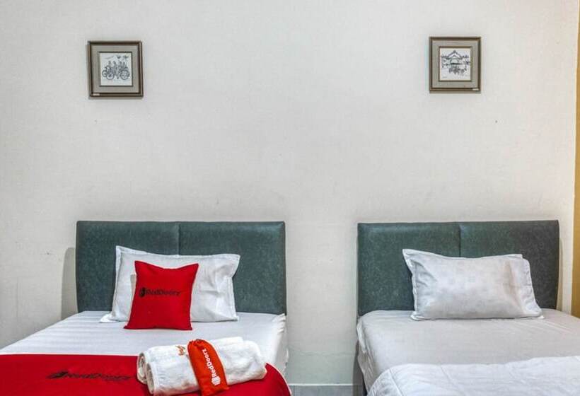 Pensjonat Reddoorz Syariah @ Raya Tajem Maguwo