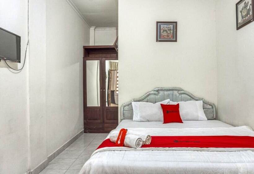 Pensjonat Reddoorz Syariah @ Raya Tajem Maguwo