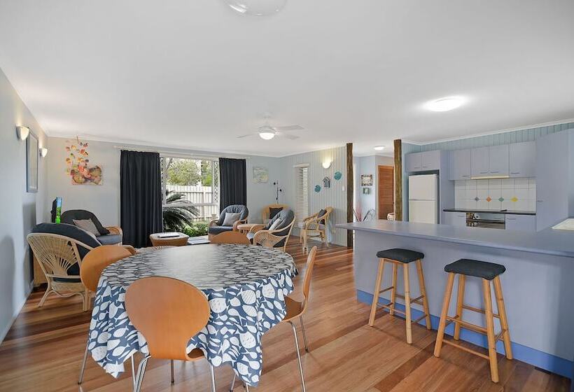 Allamanda Sands   23 Oriole Avenue