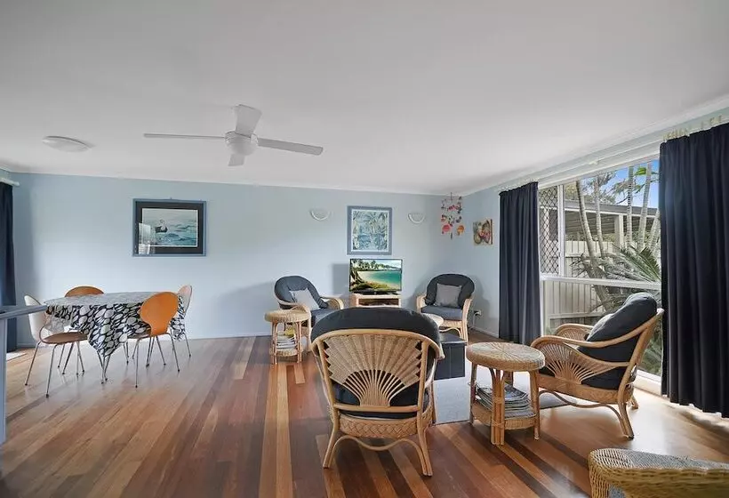 Allamanda Sands   23 Oriole Avenue