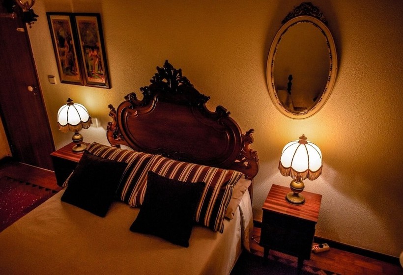 Charming 53 Rooms In Cacilhas  Hostel