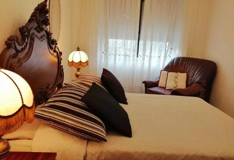 Charming 53 Rooms In Cacilhas  Hostel