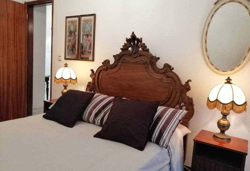 Charming 53 Rooms In Cacilhas  Hostel