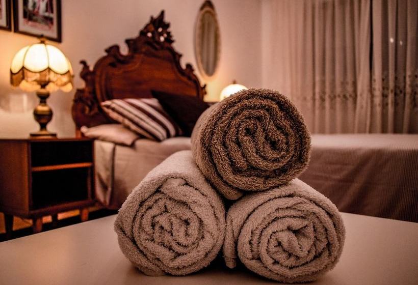 Charming 53 Rooms In Cacilhas  Hostel